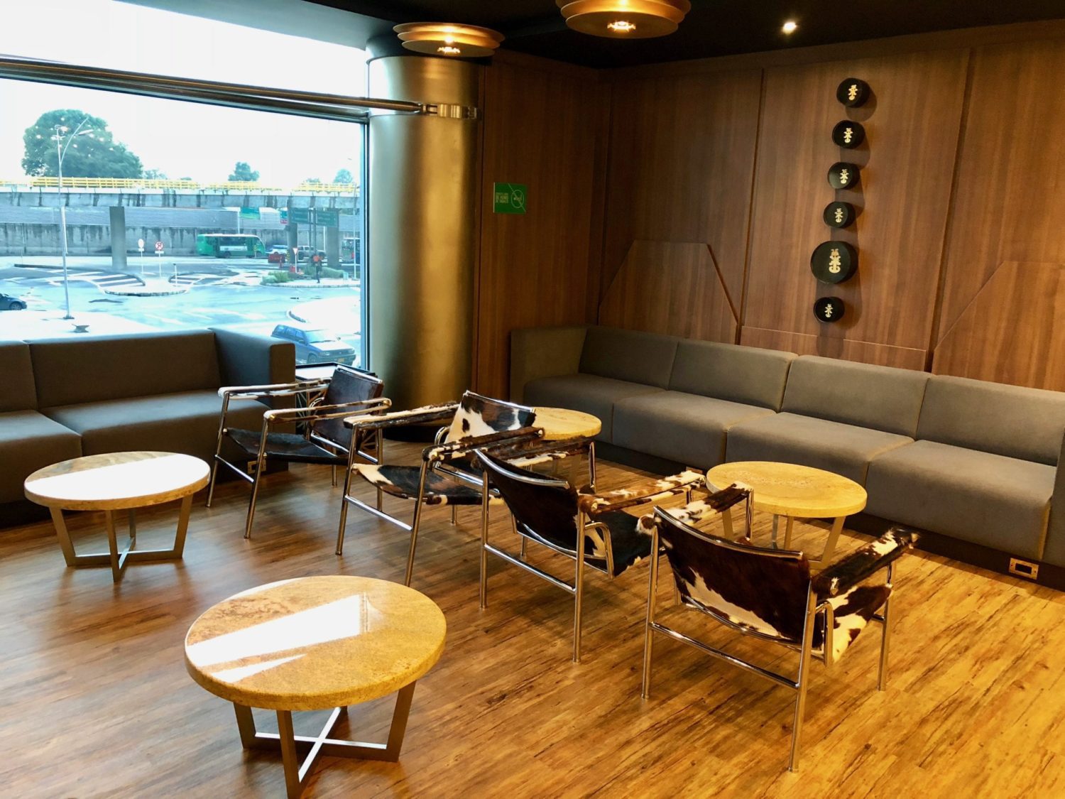 Seating area within the El Dorado Lounge at Bogota (BOG)