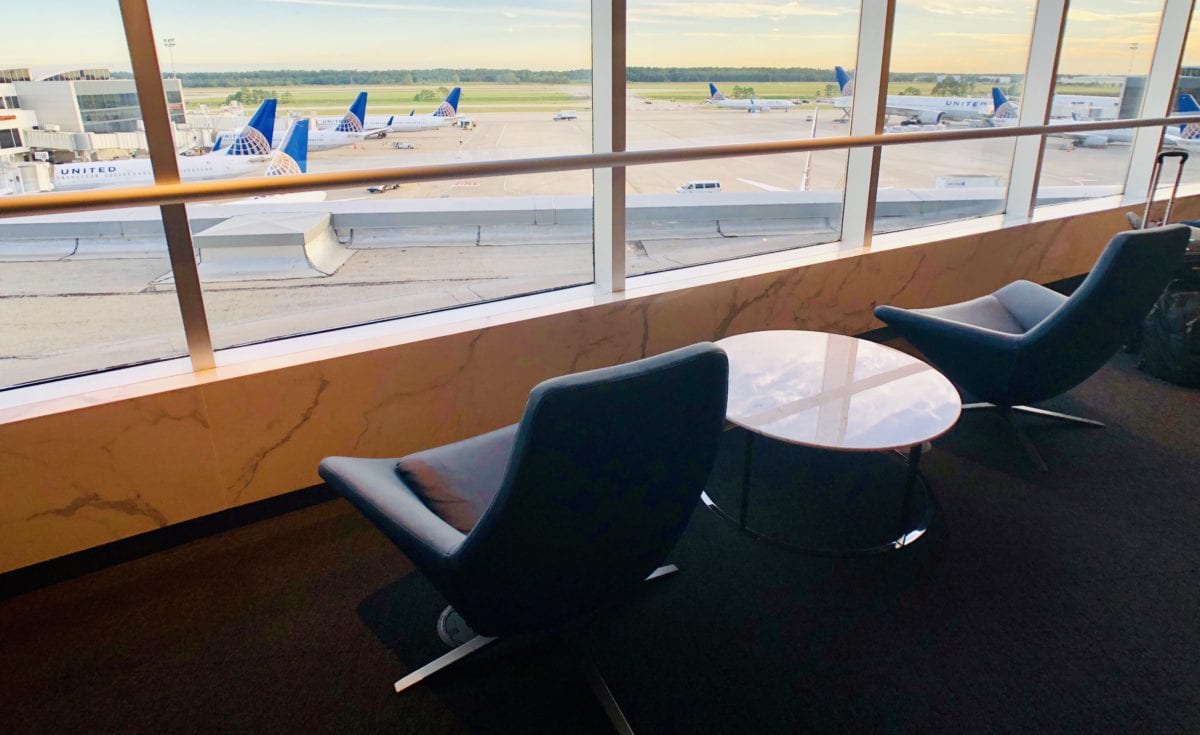 united polaris lounge view