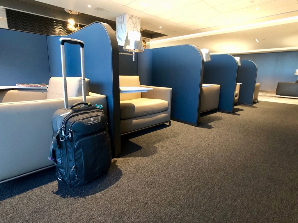 united polaris lounge seating