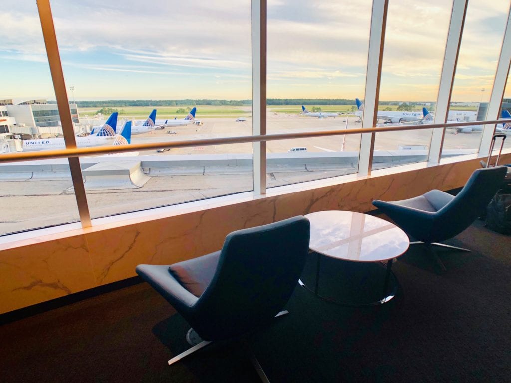 united Polaris lounge houston view