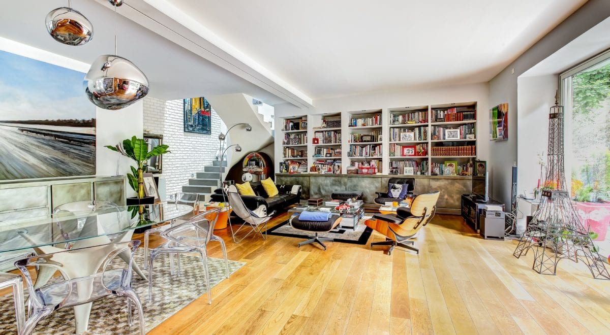 A room filled with furniture and a table