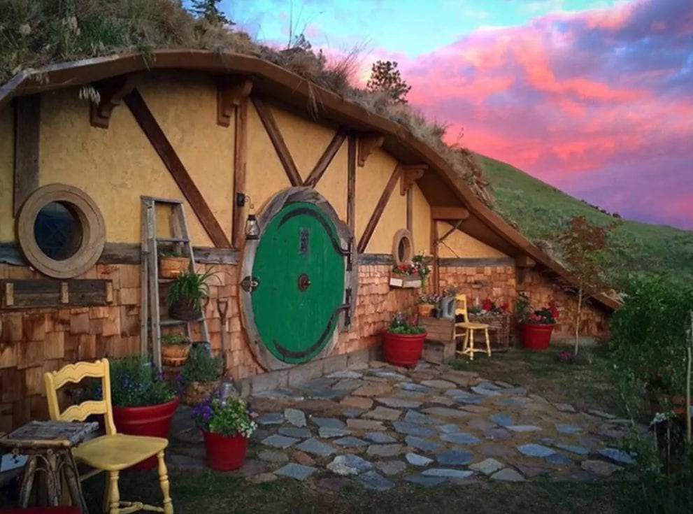 unique airbnb - earth house