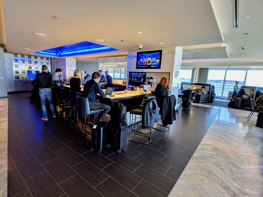 united polaris lounge ord