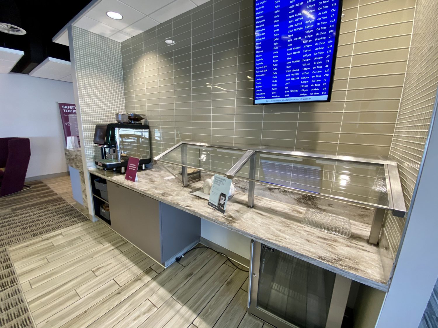 escape lounge MSP coffee bar