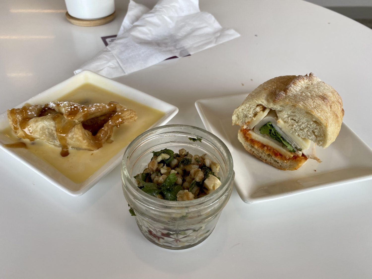 escape lounge MSP meal