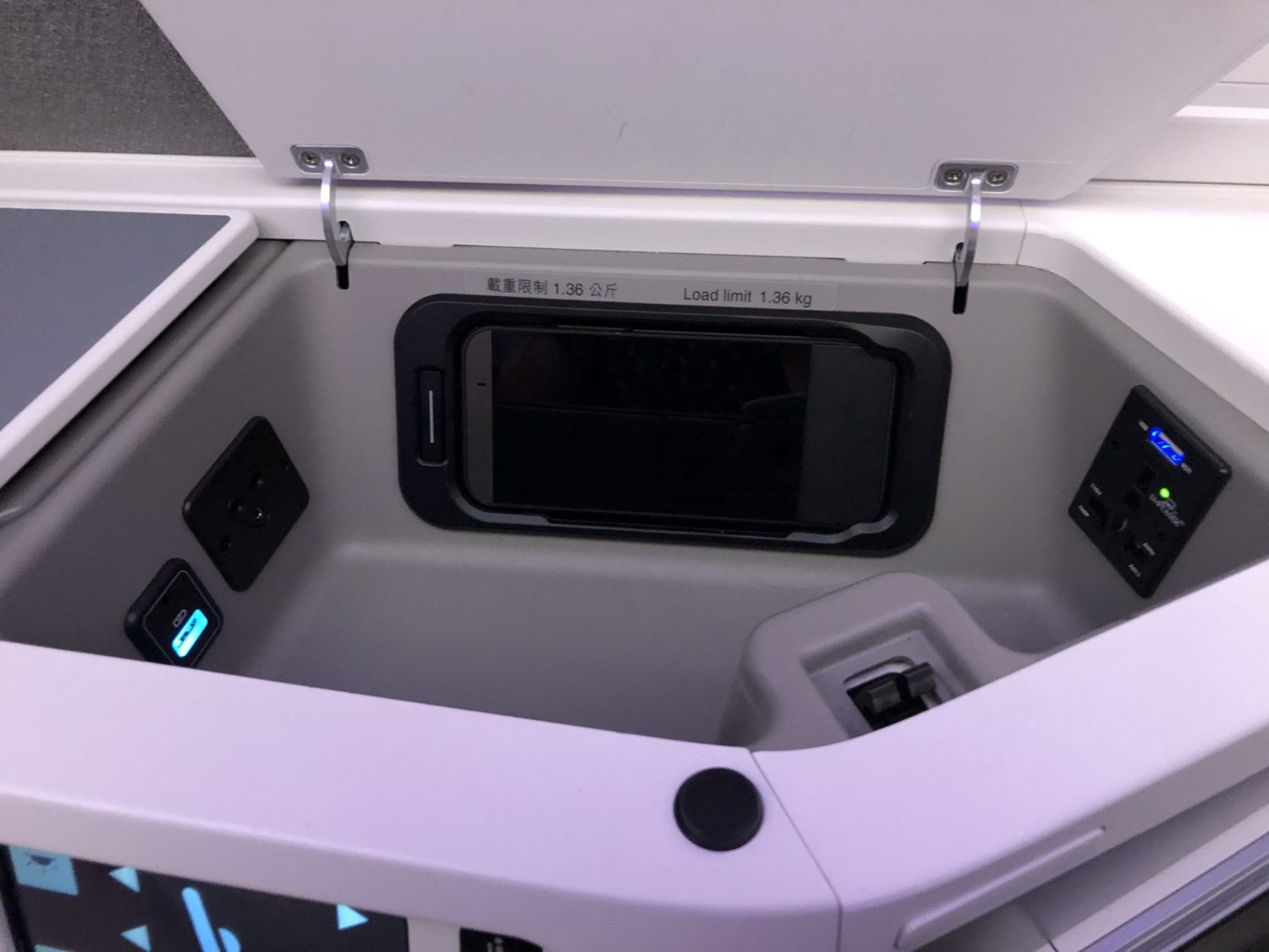 Hong Kong Airlines Business Class