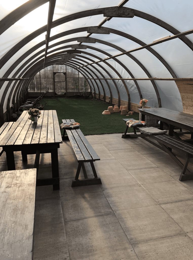 camping iceland community room