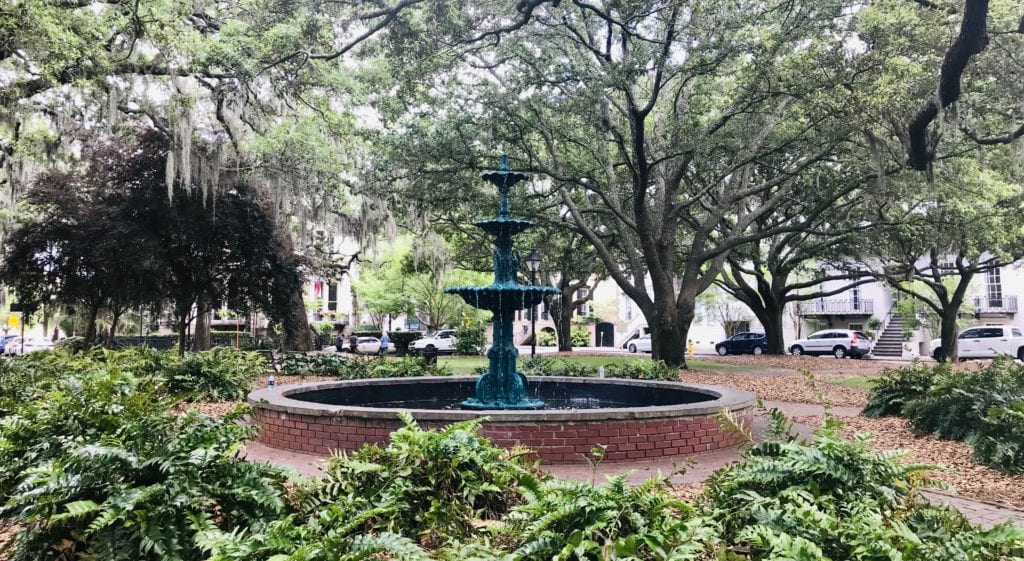 Thrifty Traveler's Guide to Savannah, Georgia 1 spring time Savannah