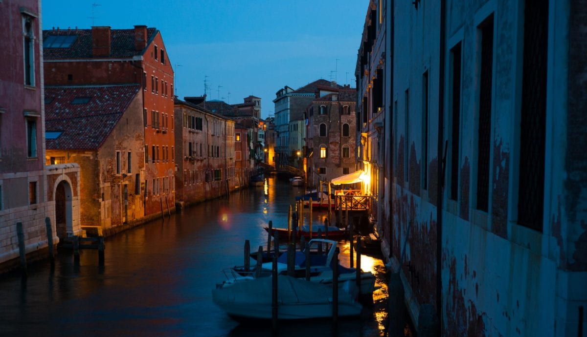 Visiting Venice? Expect Entry Fees & Reservations in 2022 2 Venice at night