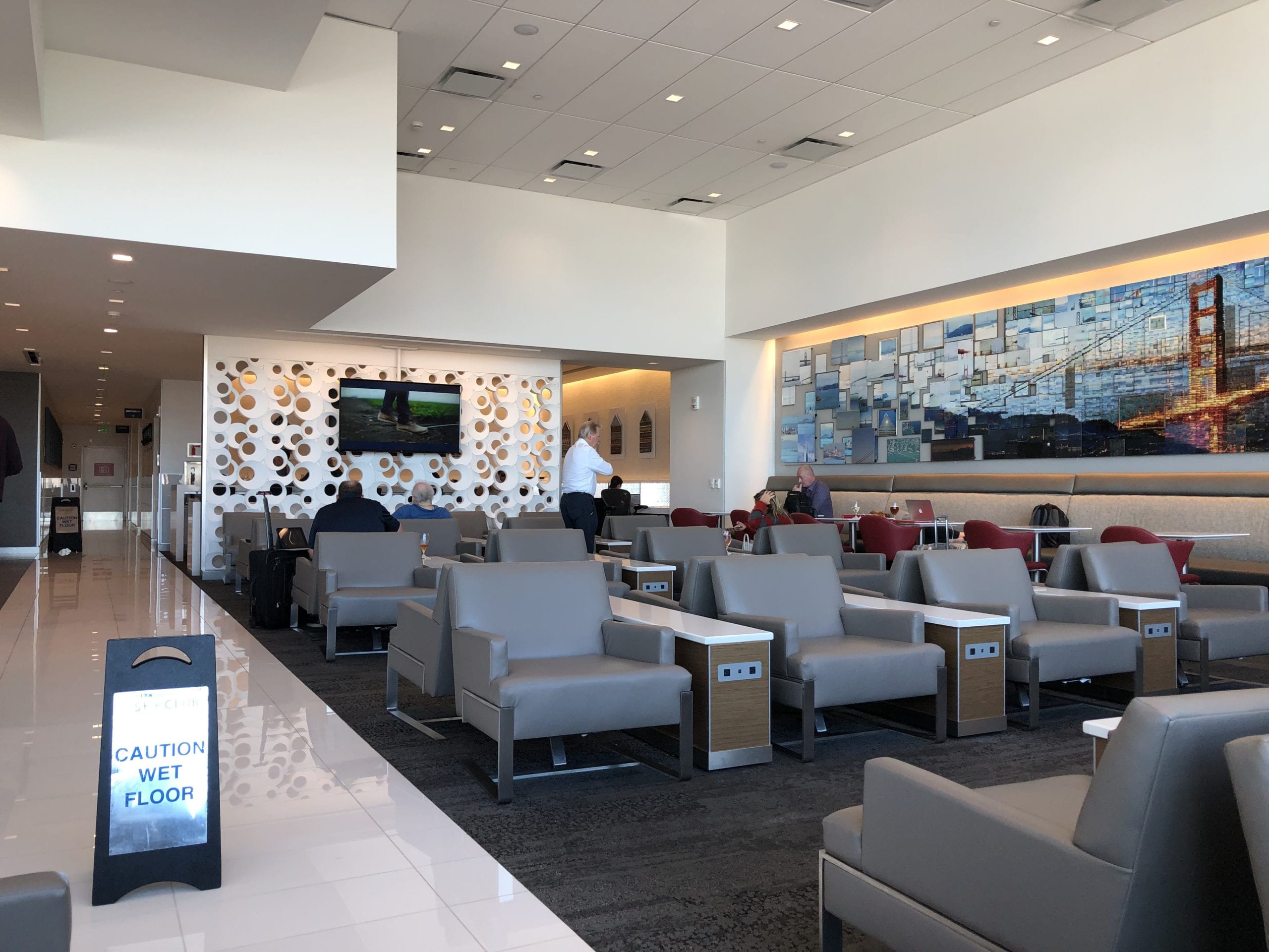 delta sky club san francisco seating