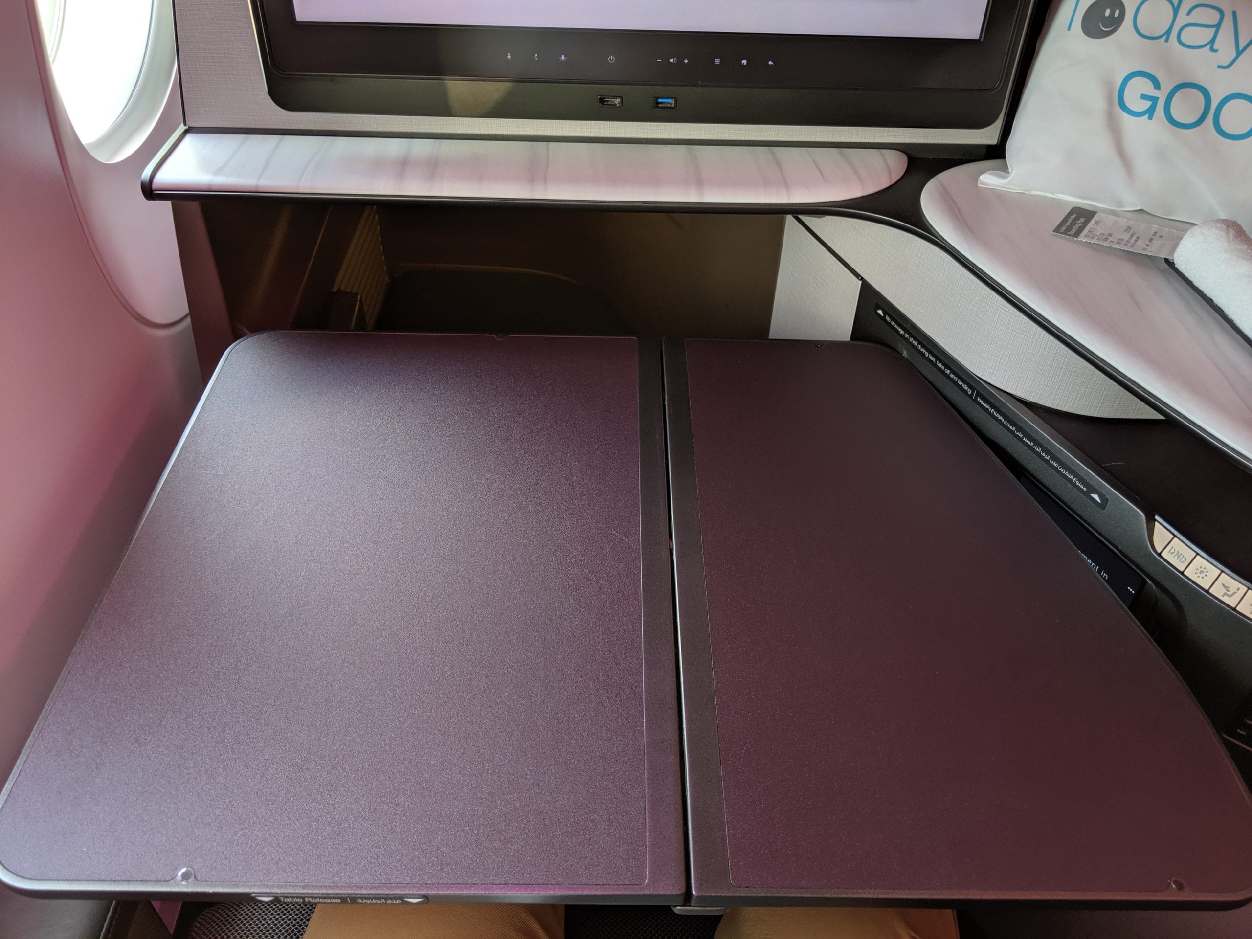 qatar airways qsuite desk