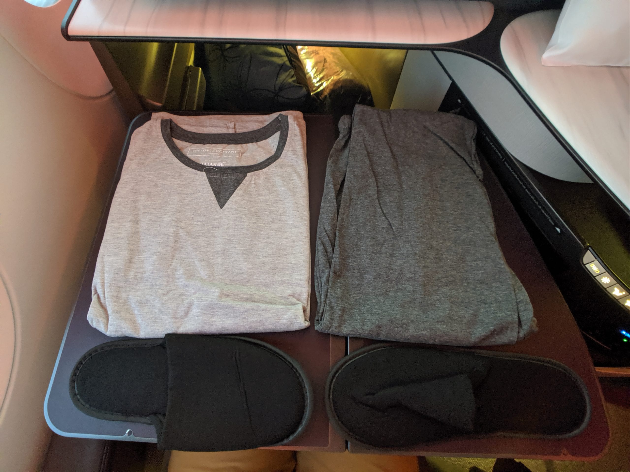 qatar airways pajamas