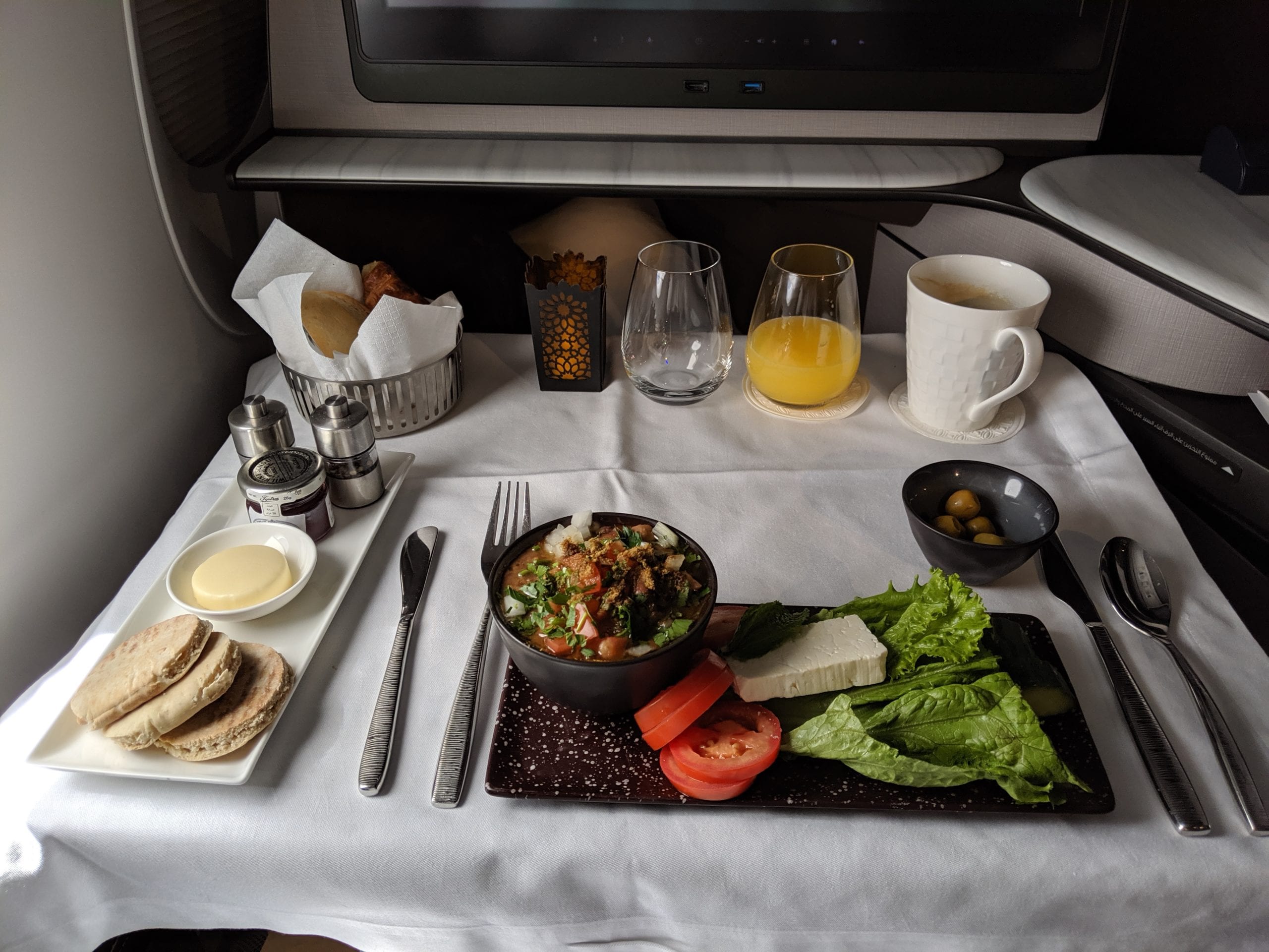 qatar airways qsuite breakfast