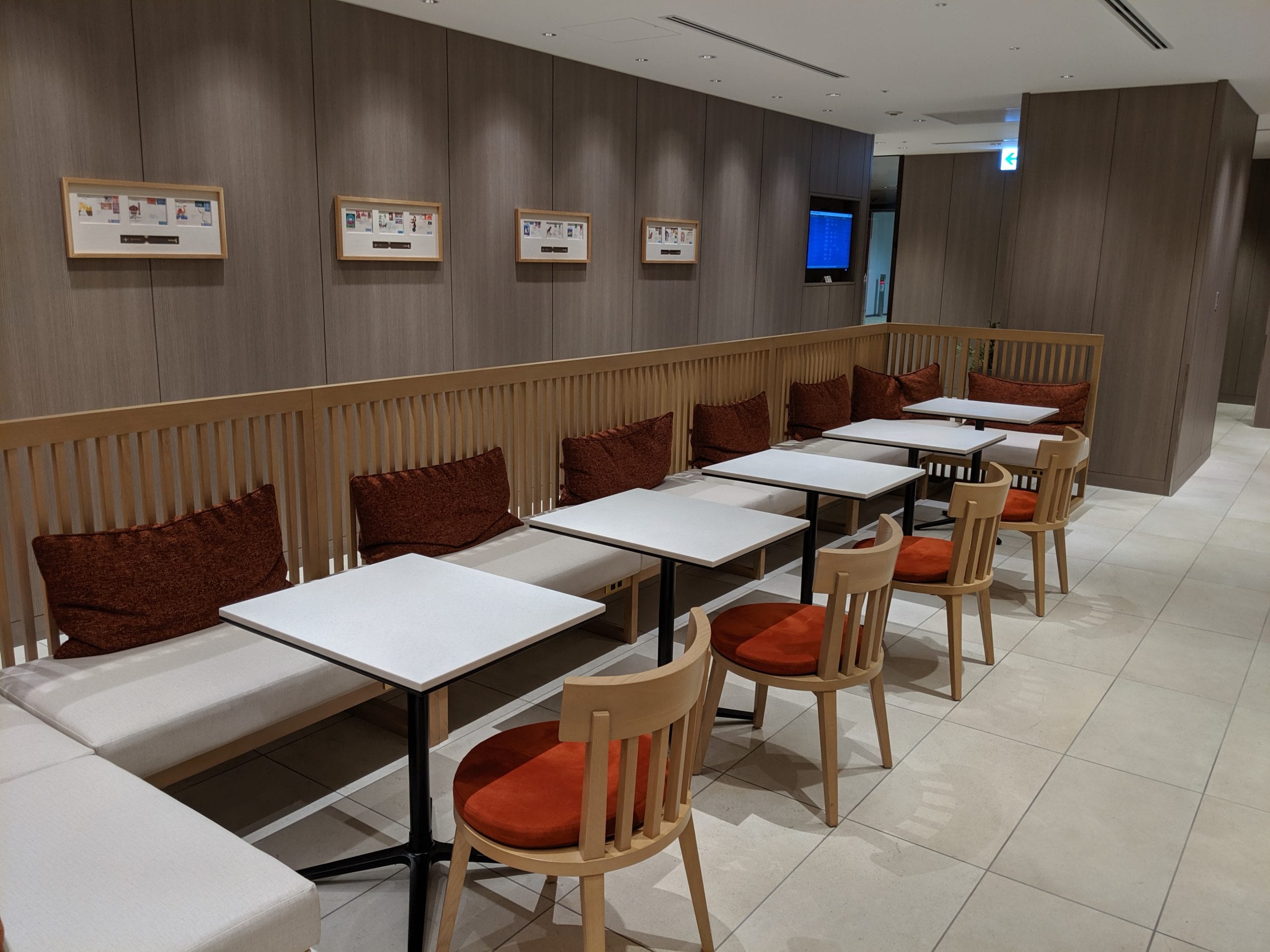 japan airlines lounge