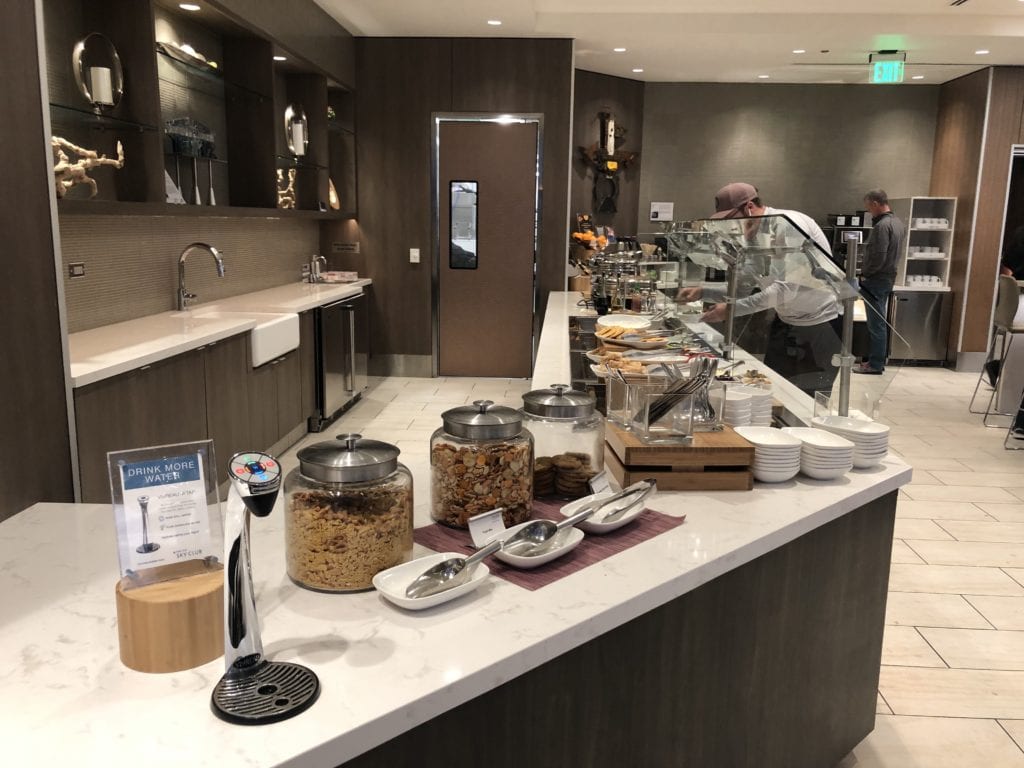 delta sky club phoenix bar food