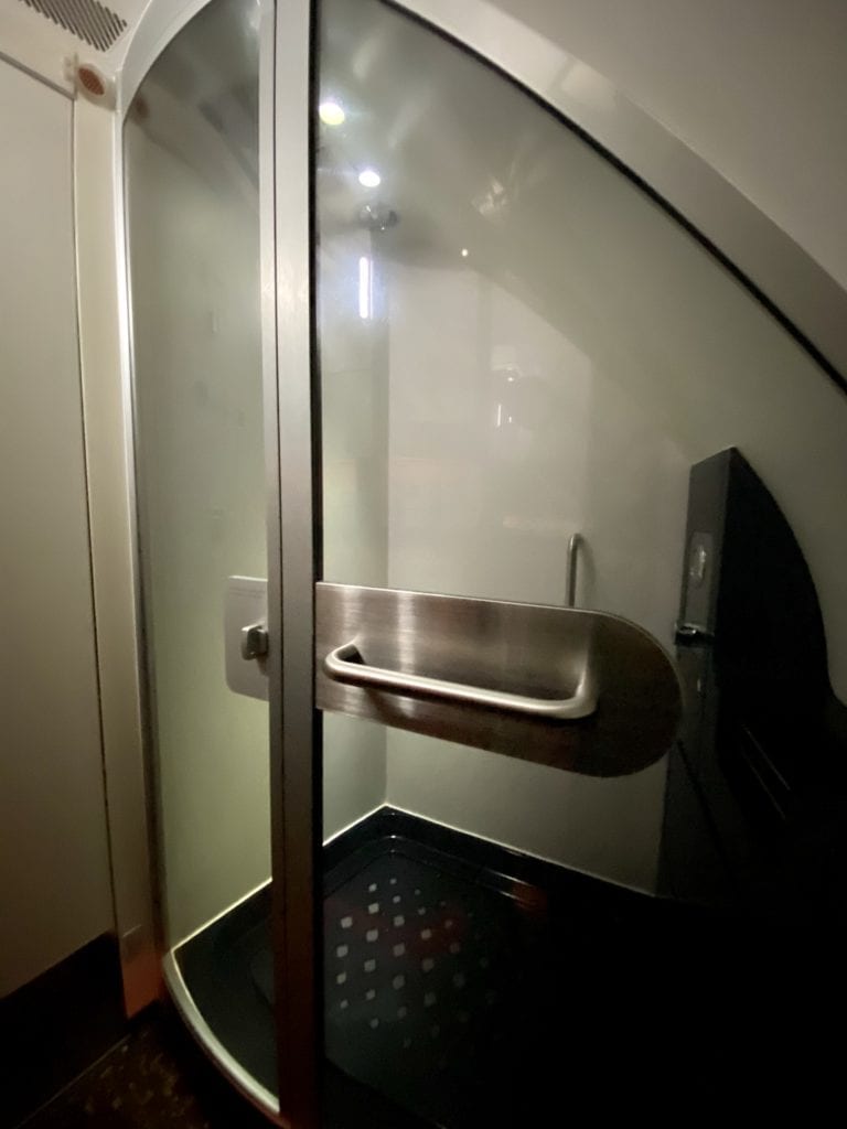 etihad first class shower