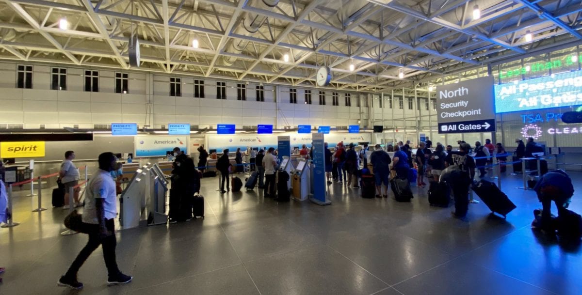 minneapolis airport face mask