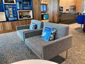 denver centurion lounge bar