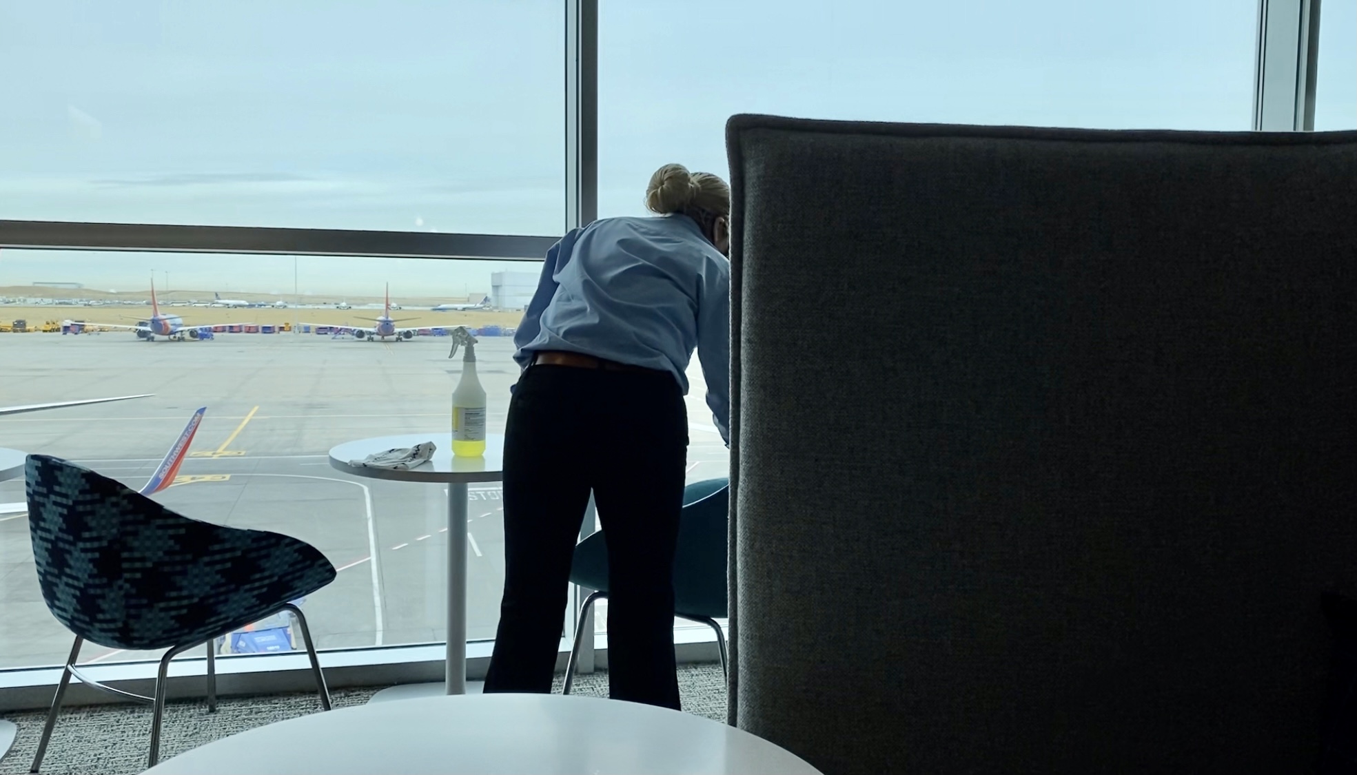 denver centurion lounge cleaning