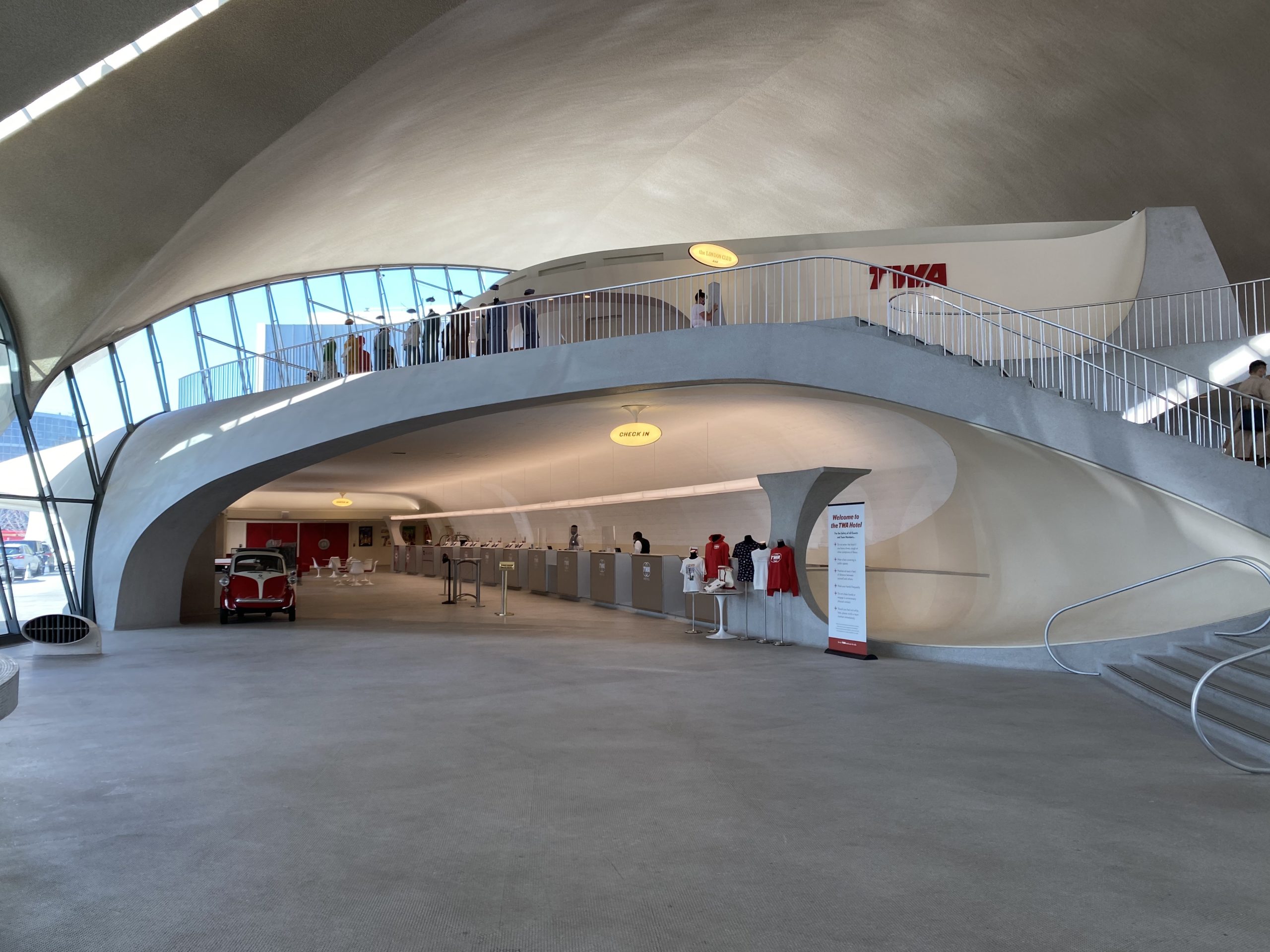 twa hotel check-in desk