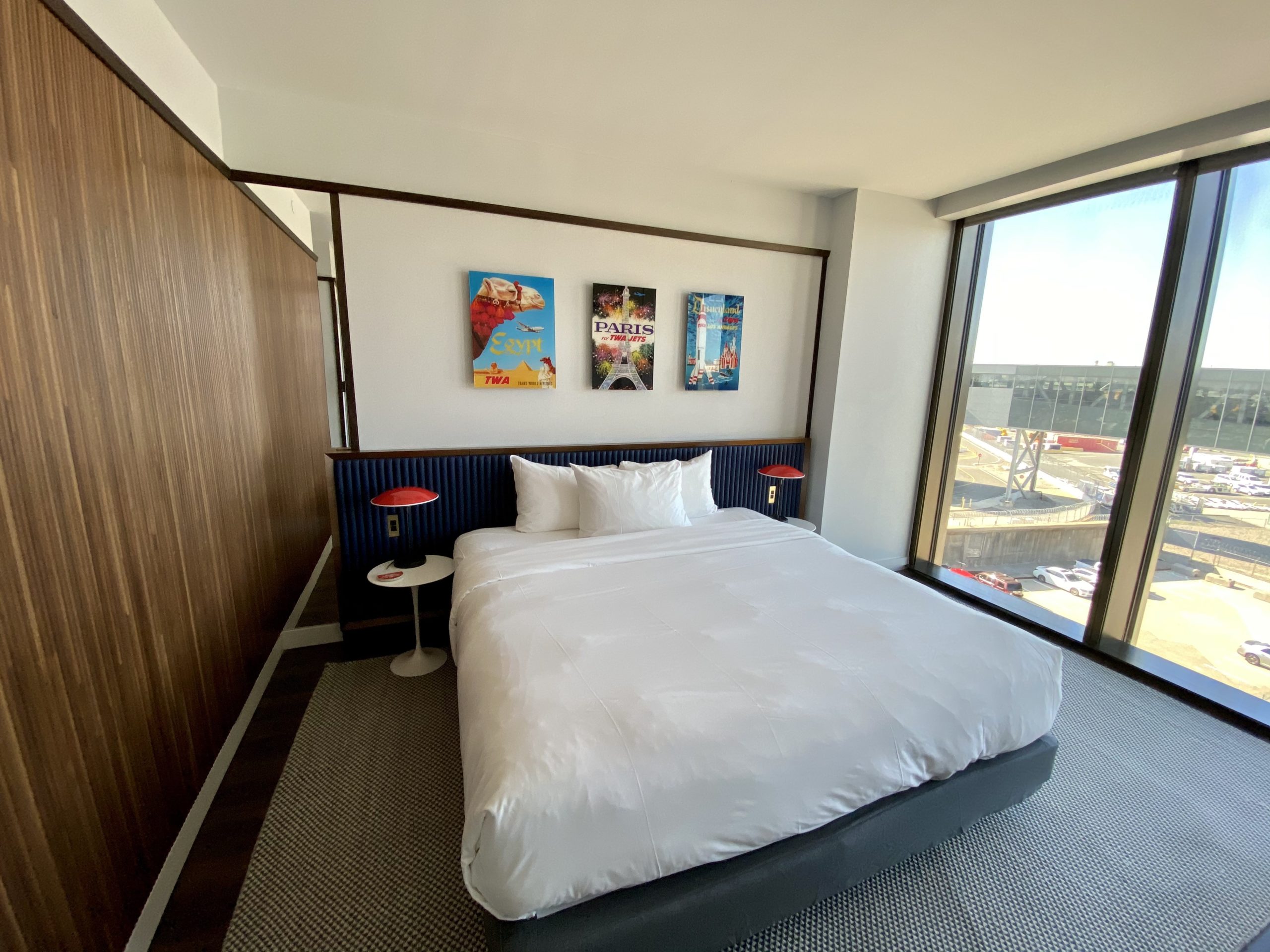 twa hotel room bed