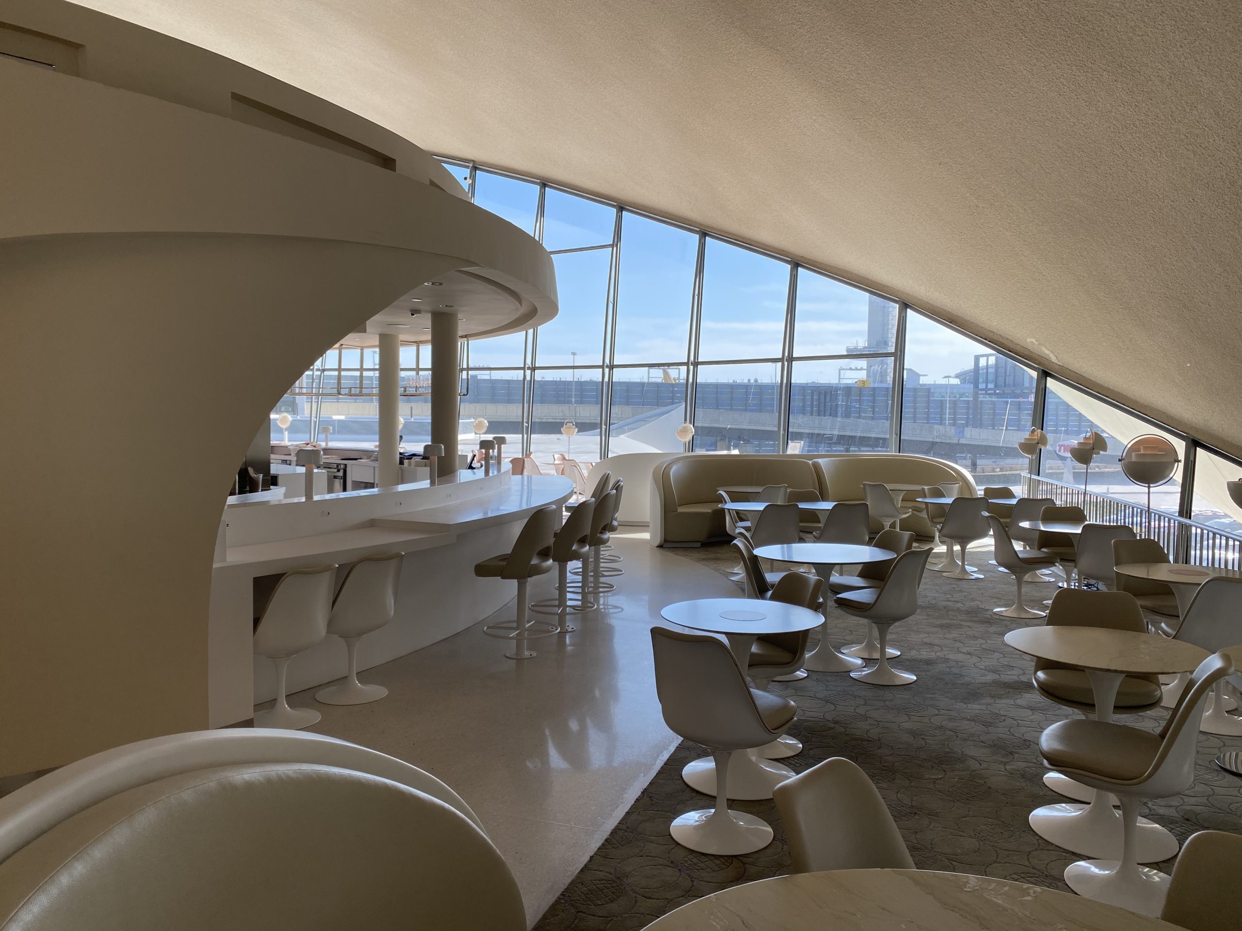 twa hotel paris cafe