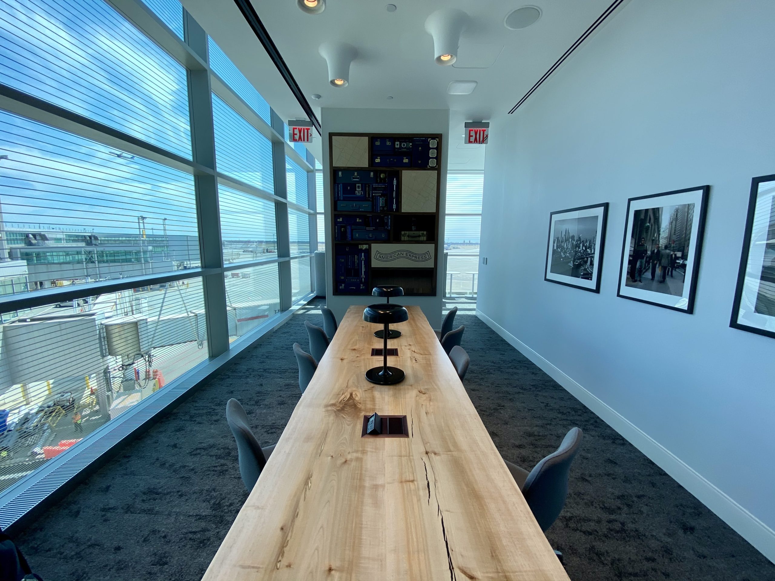 jfk centurion lounge work space