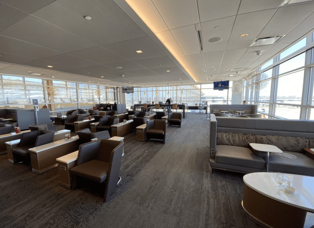 delta sky club DCA
