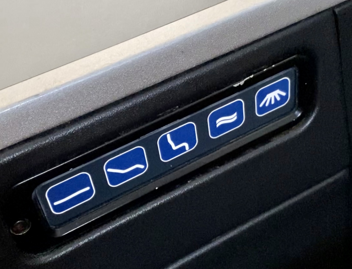 jetblue mint seat controls