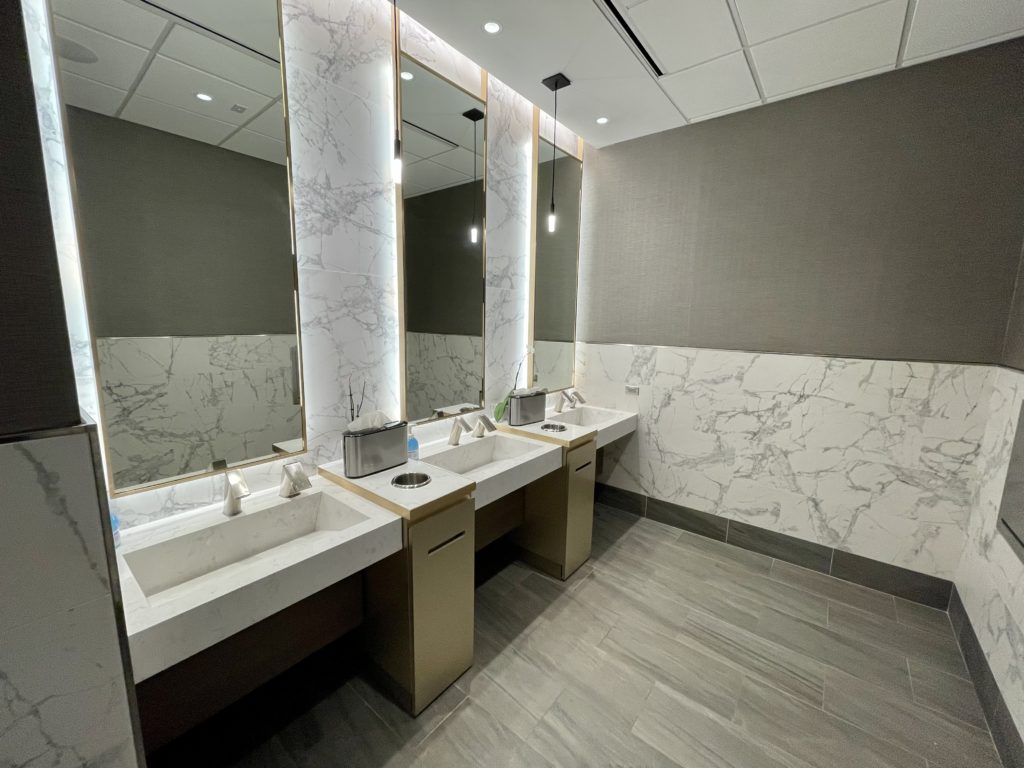 Delta Sky Club Fort Lauderdale bathroom