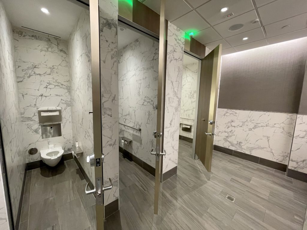 Delta Sky Club Fort Lauderdale bathroom