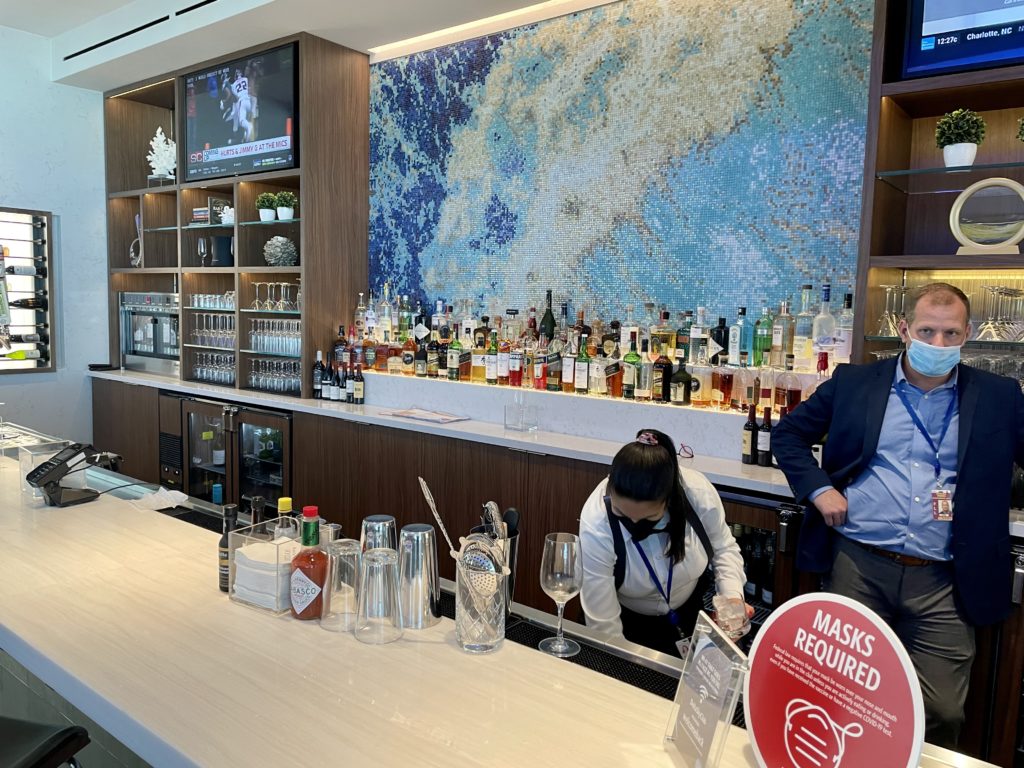 Delta Sky Club Fort Lauderdale bar