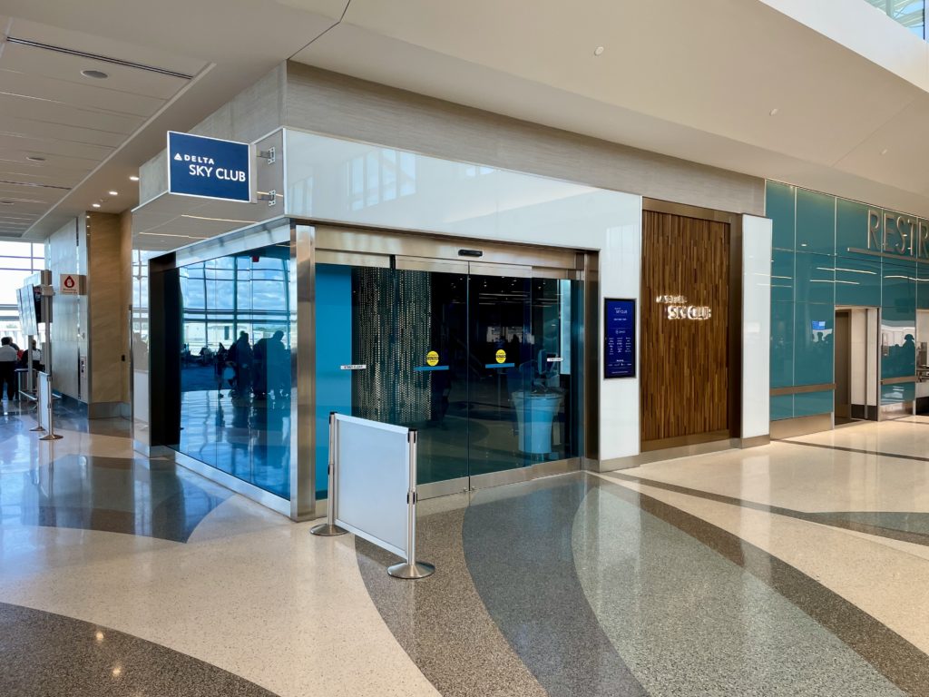Delta Sky Club Fort Lauderdale entrance 