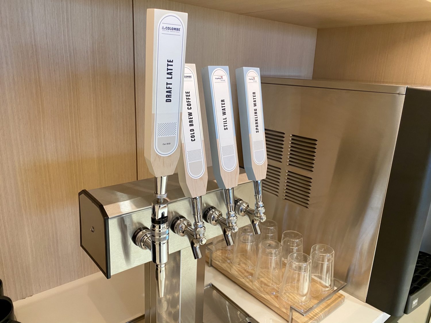 capital one lounge dallas drinks