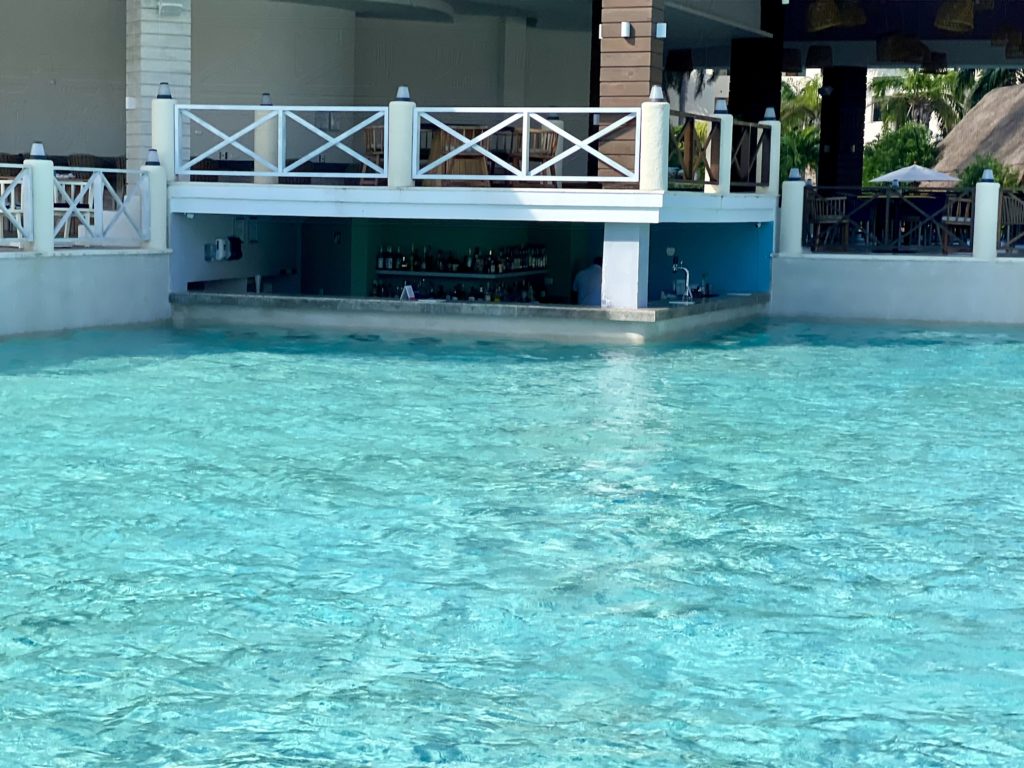 hyatt ziva riviera cancún swim up bar