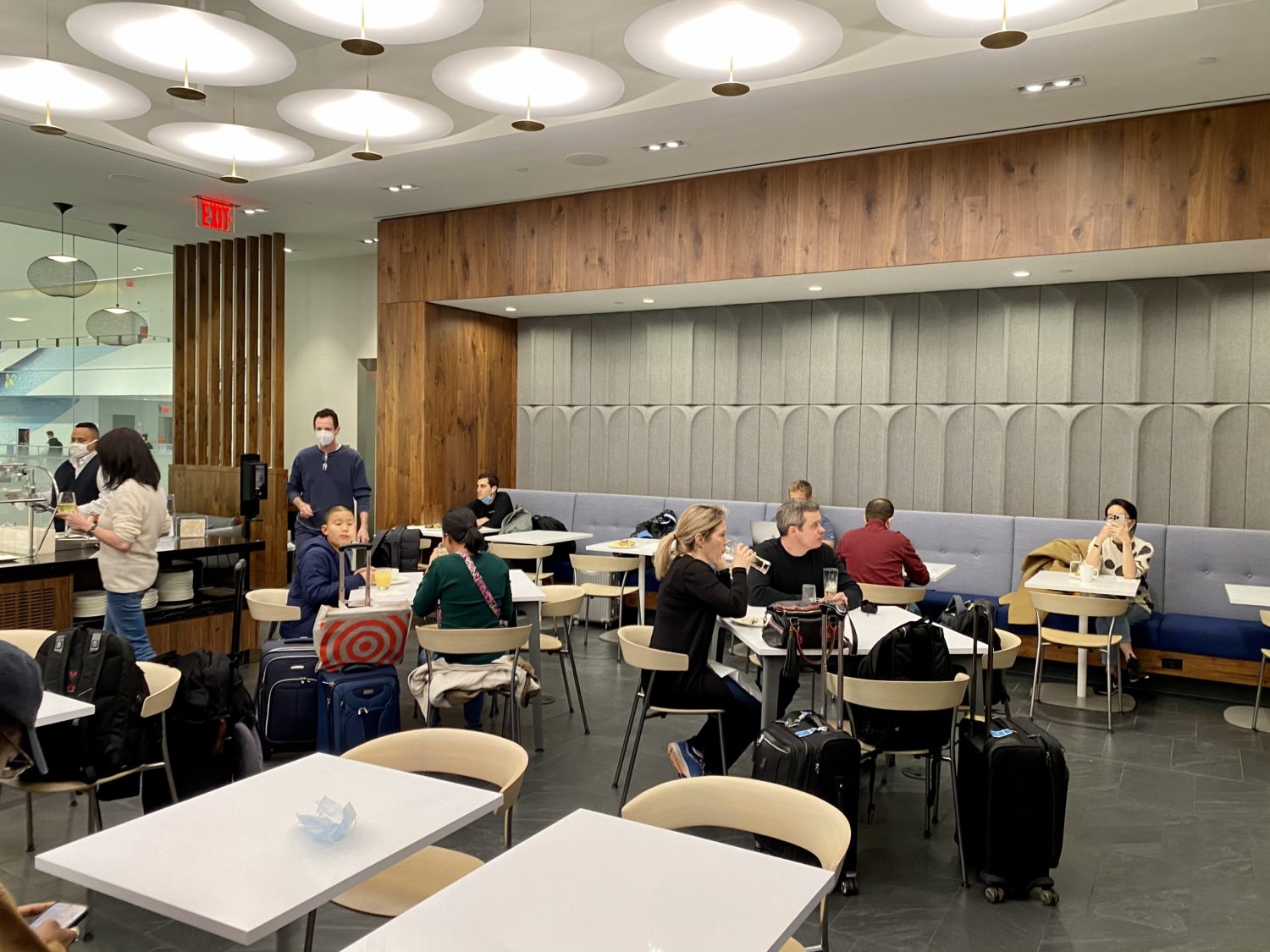 lga centurion lounge dining area