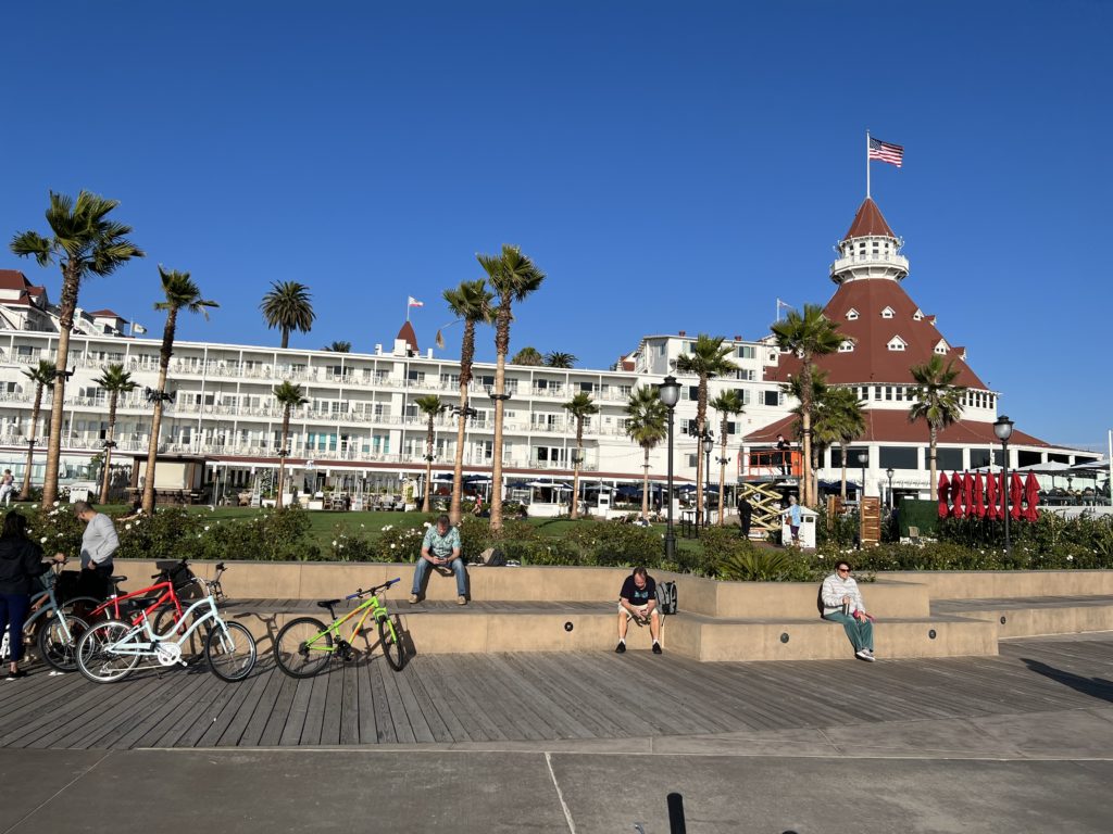 hotel del coronado beach boardwalk