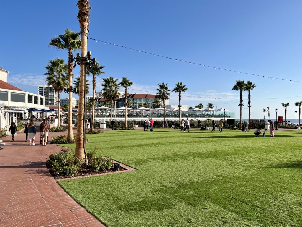 hotel del coronado courtyard