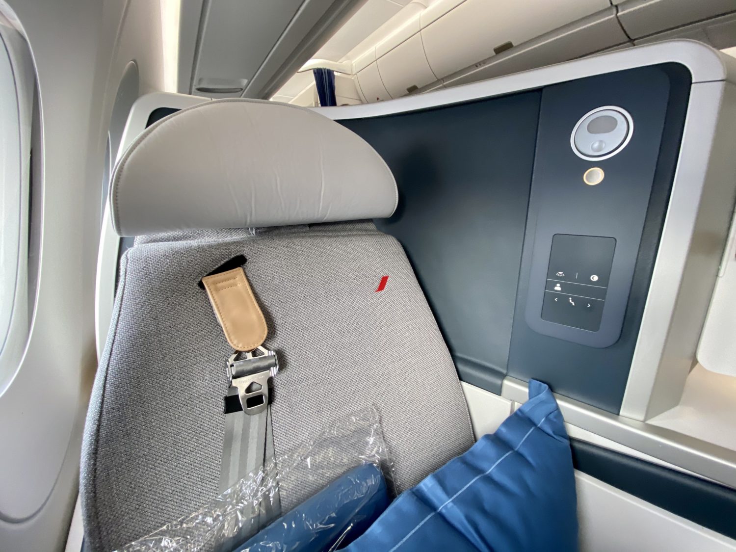 So Chic: A Review of Air France Business Class A350, Paris to Miami 75 air france business class seat