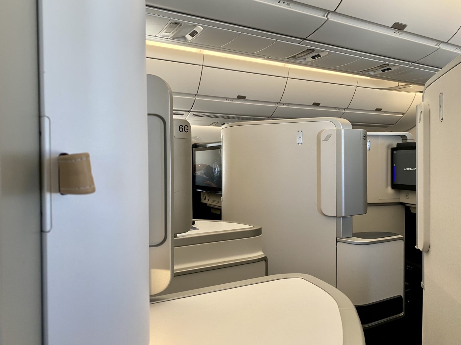 air france business class seat privacy