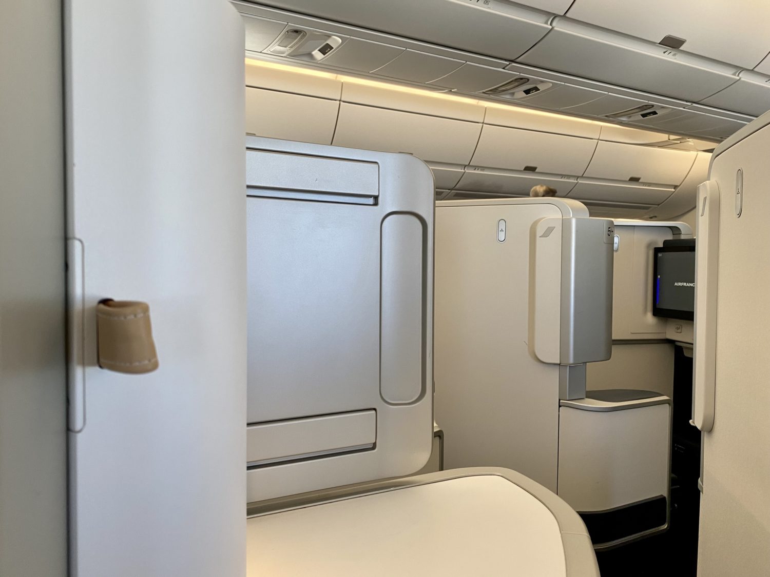 air france business class seat privacy shield