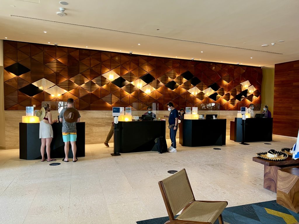 hyatt ziva cancún check-in area