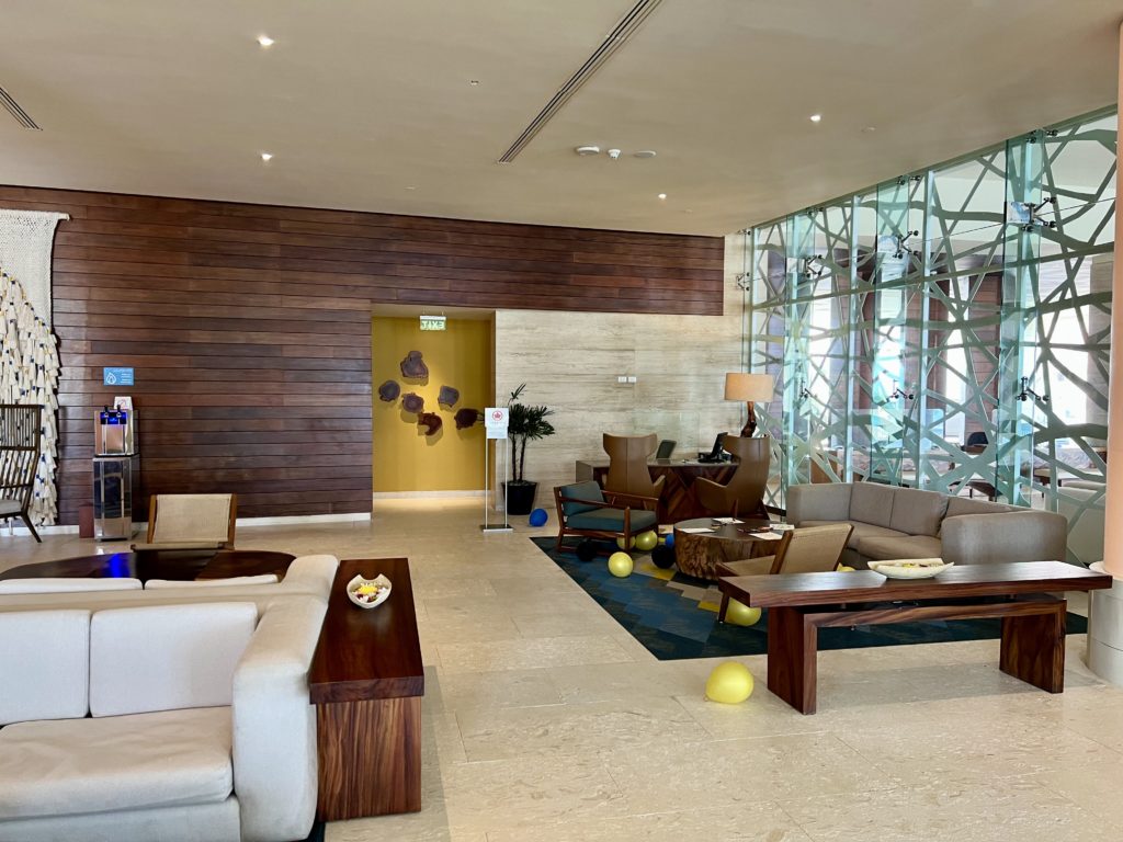 hyatt ziva cancún check in area