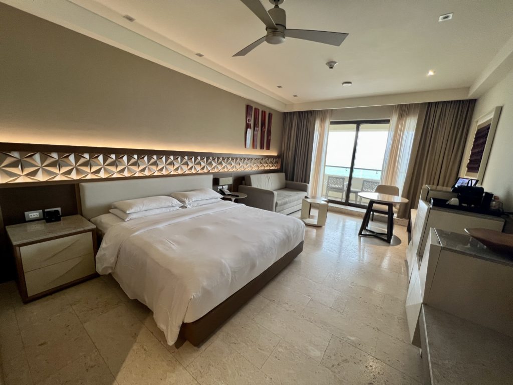 hyatt ziva cancún club room