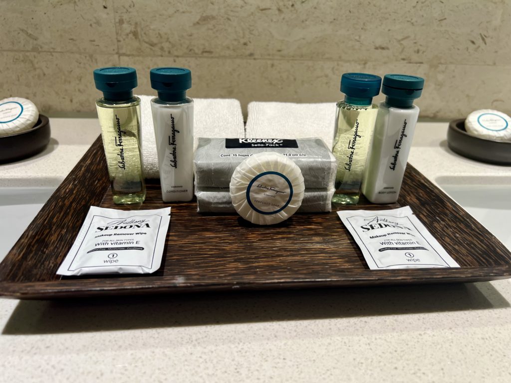 hyatt ziva cancún club room toiletries