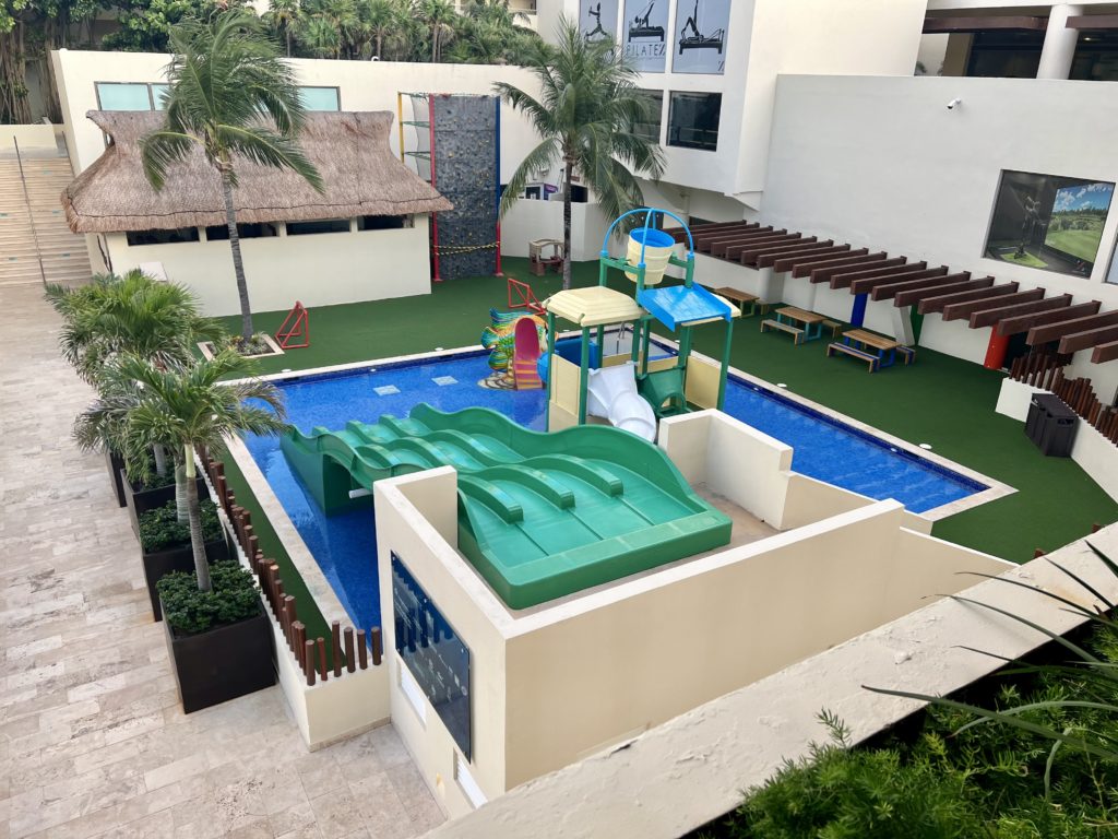 hyatt ziva cancún kidz club
