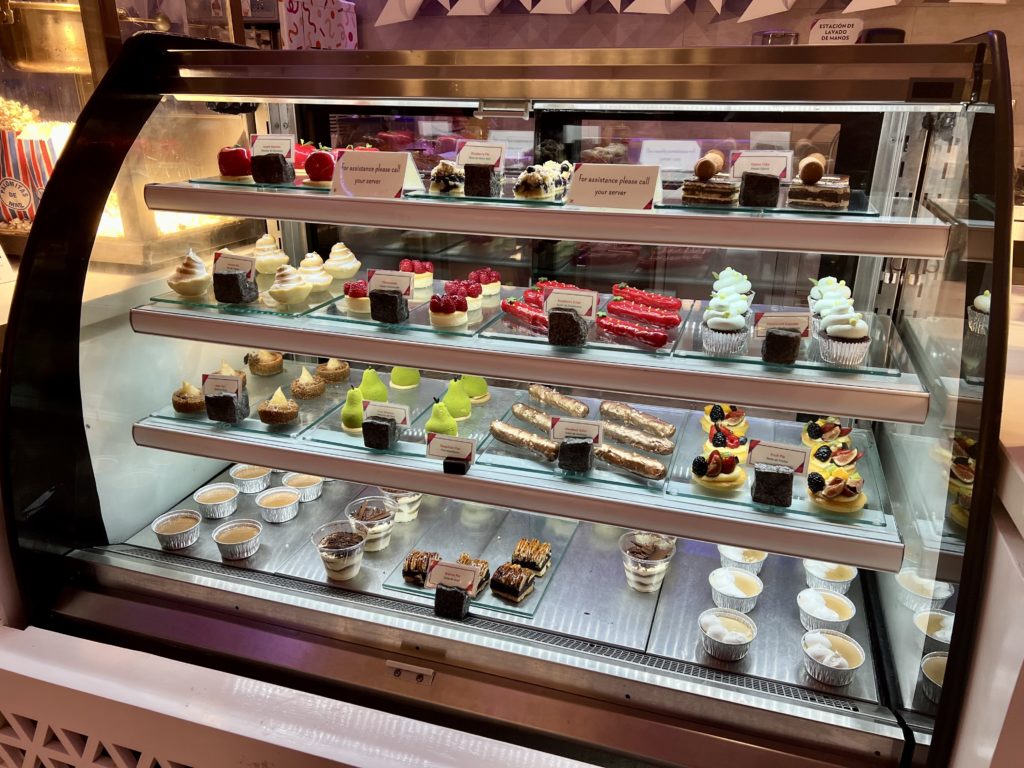 hyatt ziva cancún dessert case