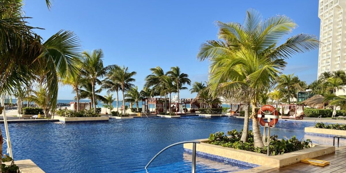 Hyatt Ziva cancun pool