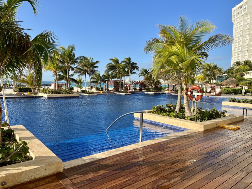 hyatt ziva cancún pool view