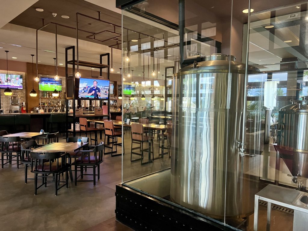 hyatt ziva cancún tres cervezas